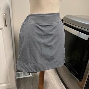 Heather gray tennis skort